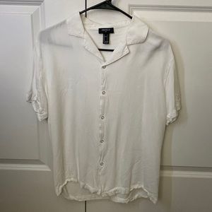 Men’s white resort shirt size small